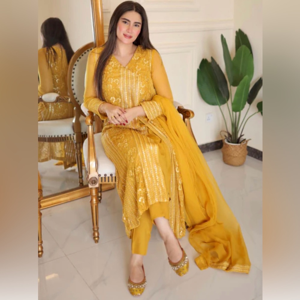 Pakistani rang e haya formal dress